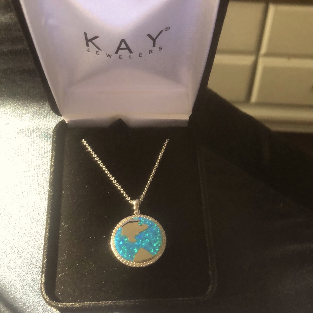 Kay jewelers necklace. New in box.